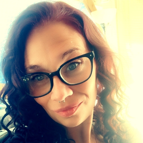 Meet your Posher, Jessica - Picture 3 of 5